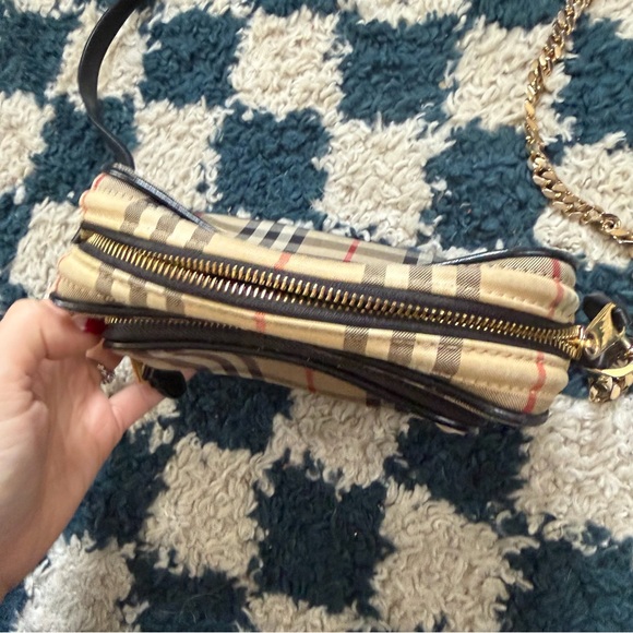 Burberry Check Crossbody Camera Bag - Picture 6 of 10
